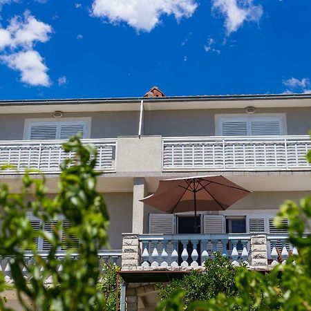 Apartments Rose Трогир Екстериор снимка
