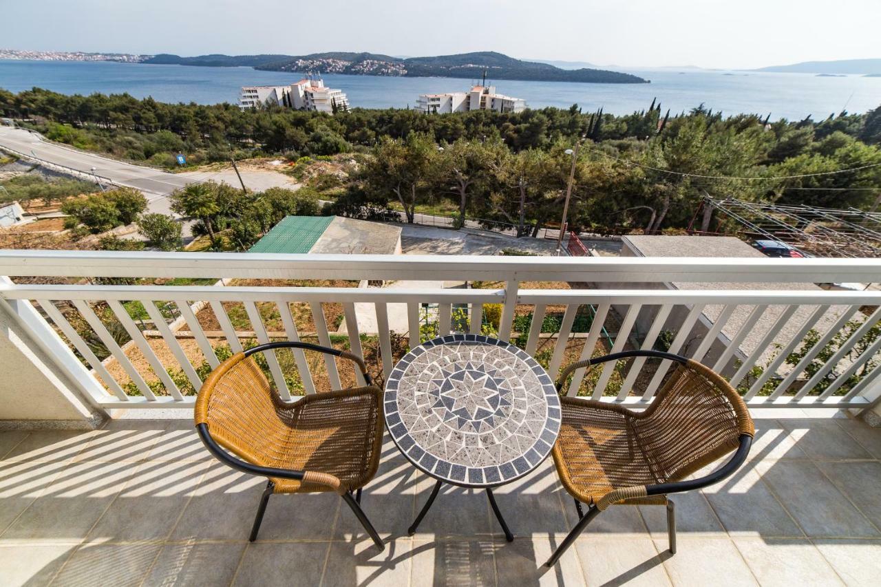 Apartments Rose Трогир Екстериор снимка