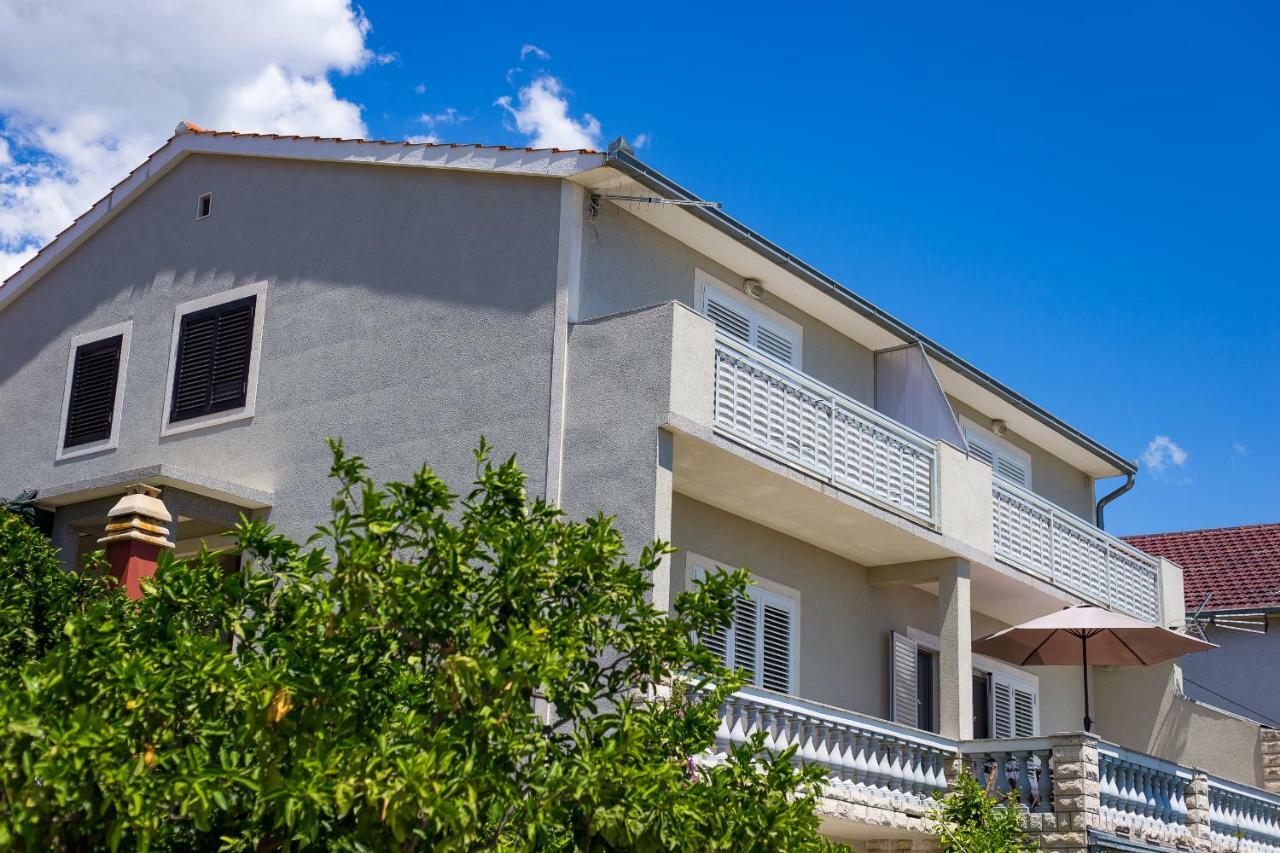 Apartments Rose Трогир Екстериор снимка