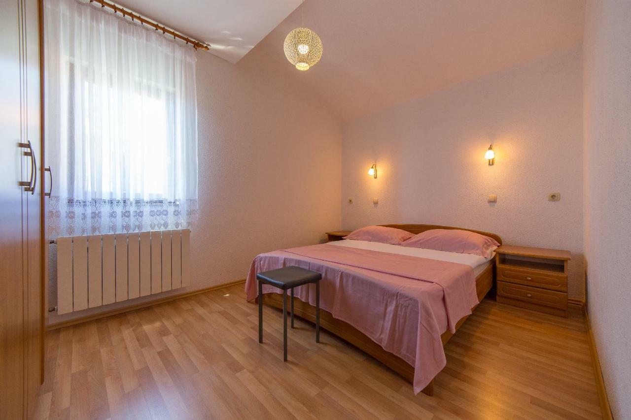 Apartments Rose Трогир Екстериор снимка