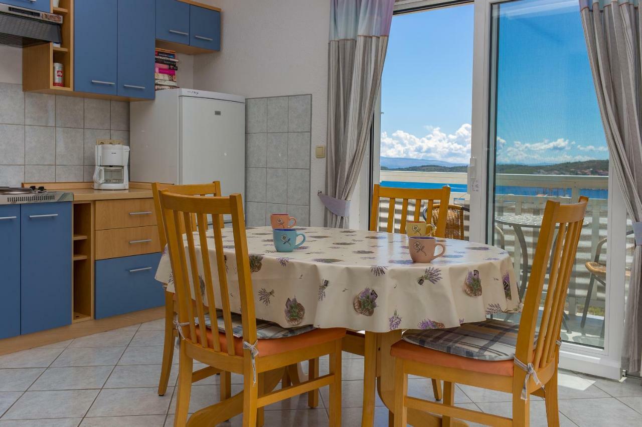 Apartments Rose Трогир Екстериор снимка