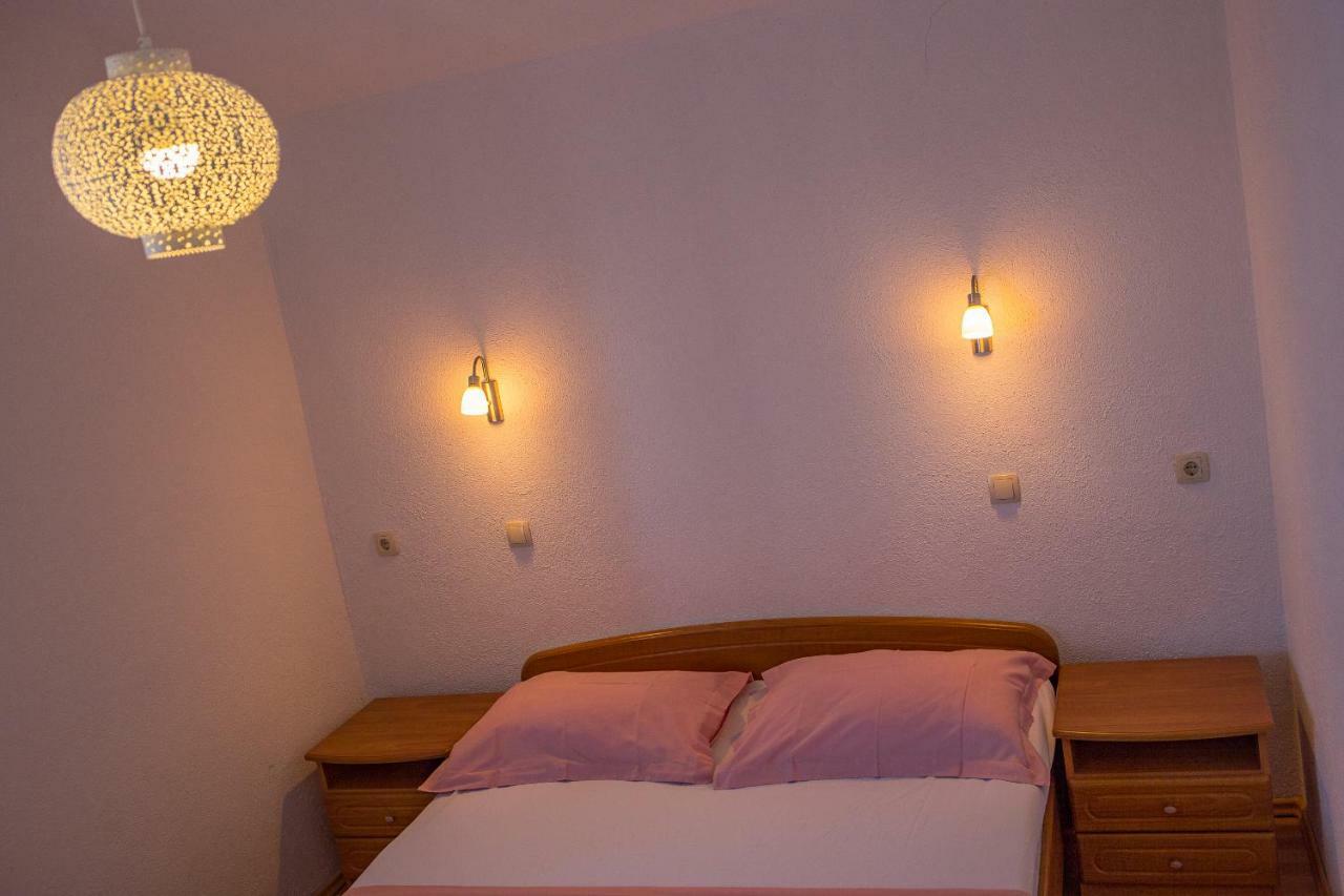 Apartments Rose Трогир Екстериор снимка