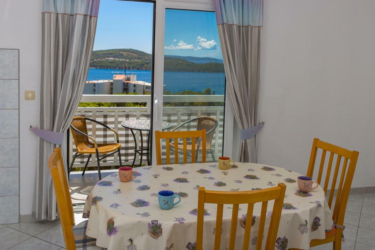 Apartments Rose Трогир Екстериор снимка