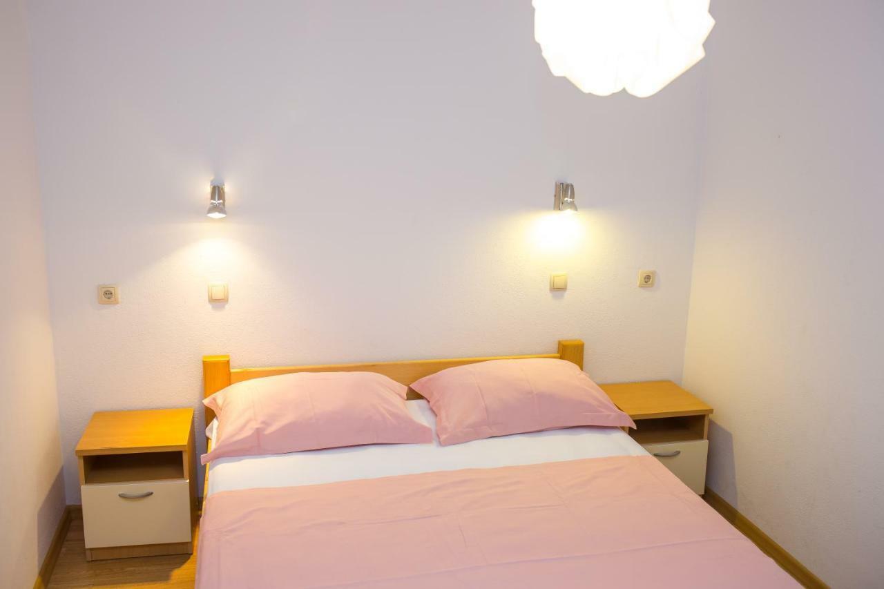 Apartments Rose Трогир Екстериор снимка
