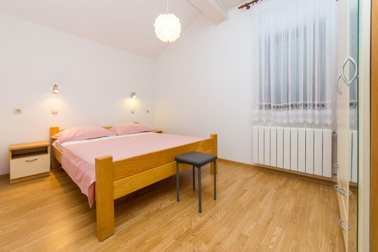 Apartments Rose Трогир Екстериор снимка